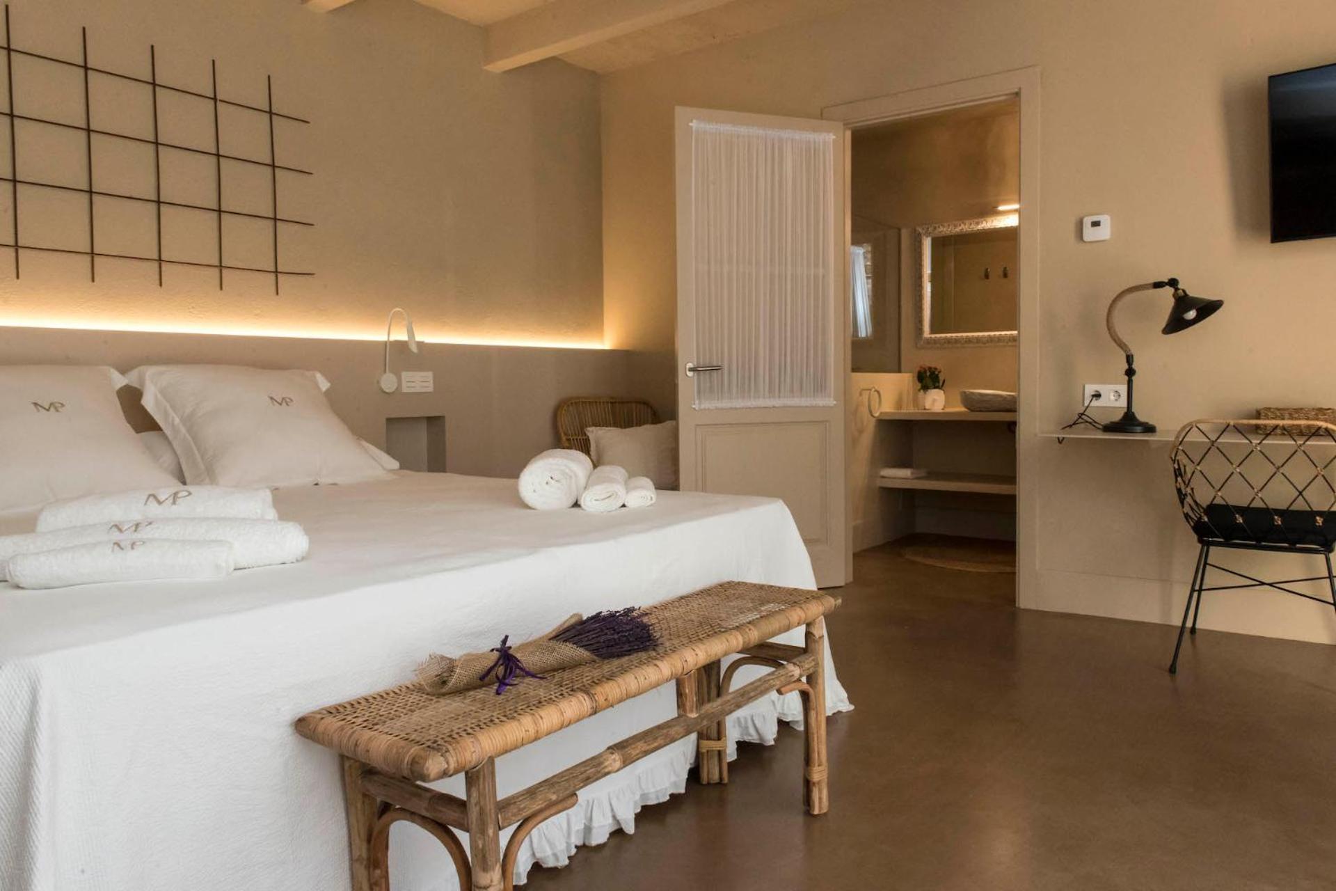 Mas Pla Bed & Breakfast